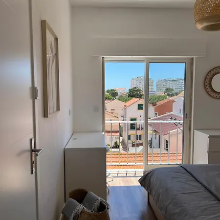 Ton's Loft 3 Mins To The Appartement Costa da Caparica