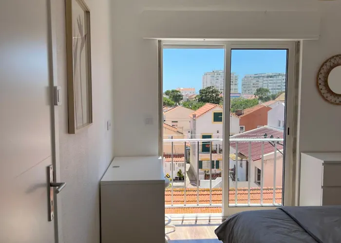 Ton's Loft 3 Mins To The Appartement Costa da Caparica