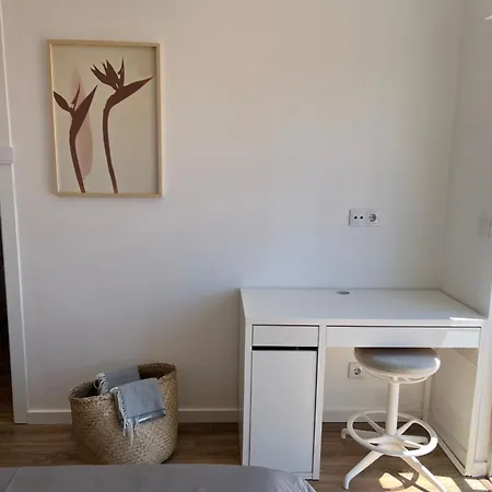 Ton's Loft 3 Mins To The דירה קוסטה דה קפאריקה