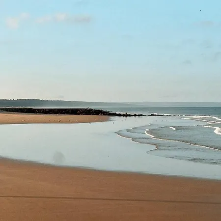 Ton's Loft 3 Mins To The Apartamento Costa da Caparica