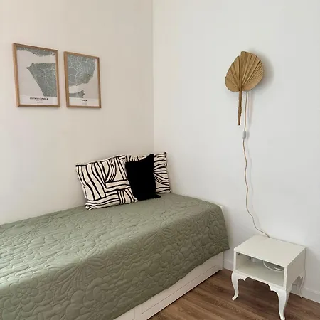 Apartamento Ton's Loft 3 Mins To The *