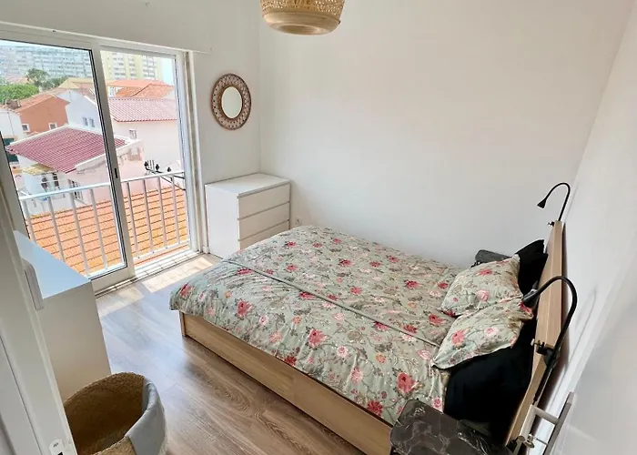 Ton's Loft 3 Mins To The דירה